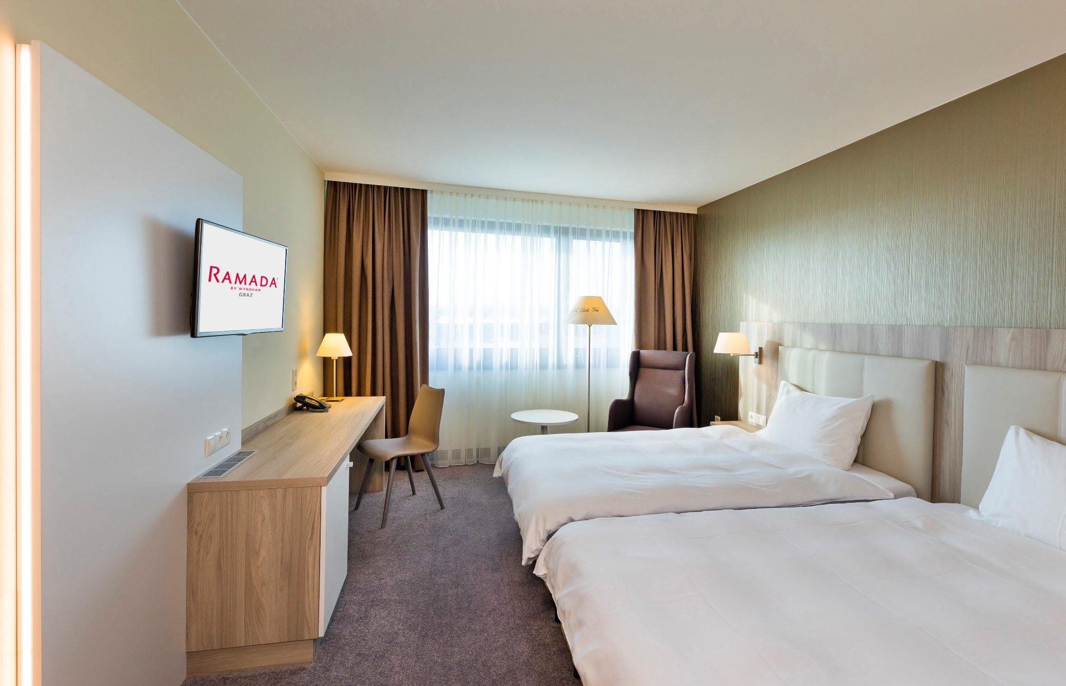 אונטרפרמסטאטן Hotel Ramada By Wyndham Graz מראה חיצוני תמונה