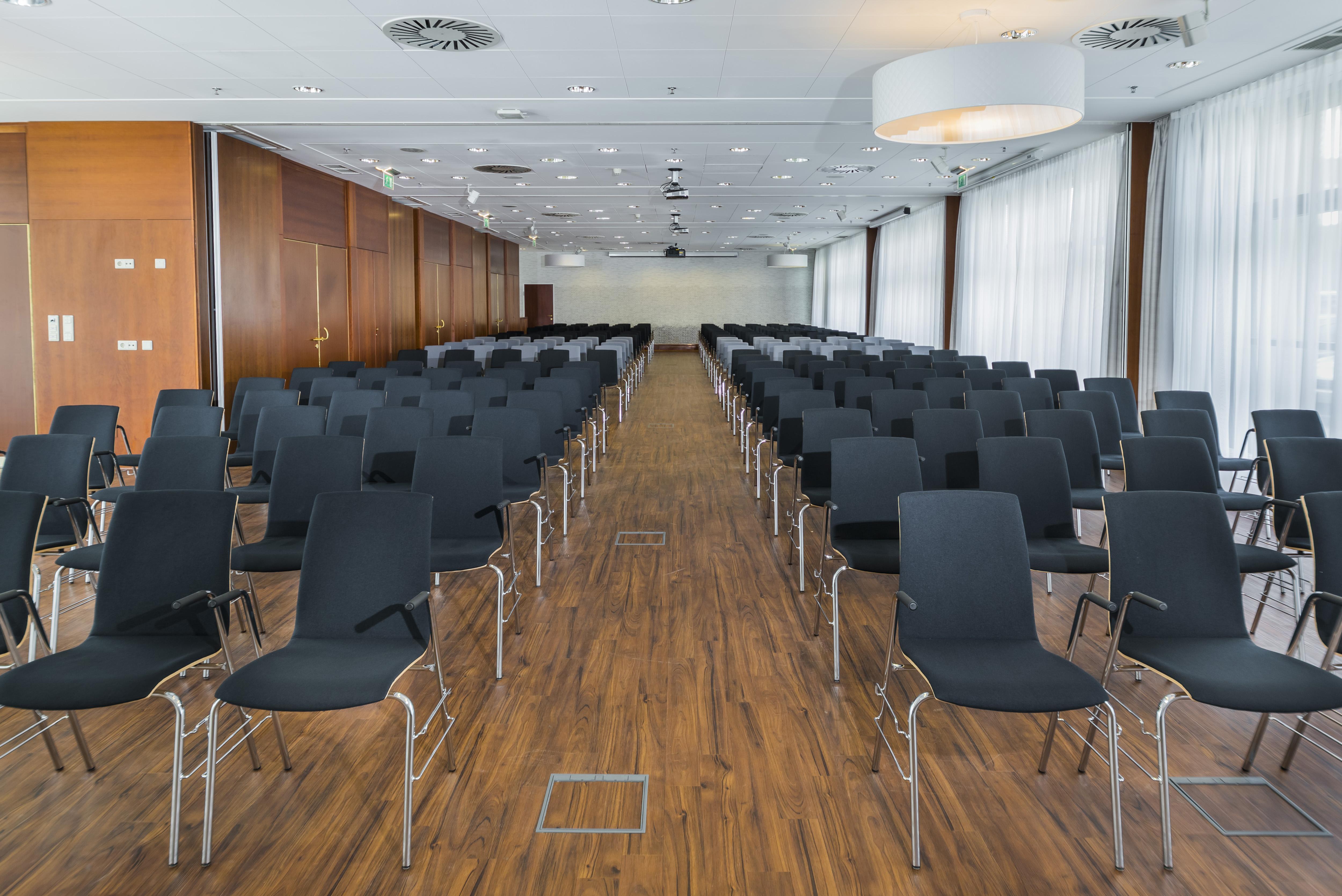 אונטרפרמסטאטן Hotel Ramada By Wyndham Graz מראה חיצוני תמונה