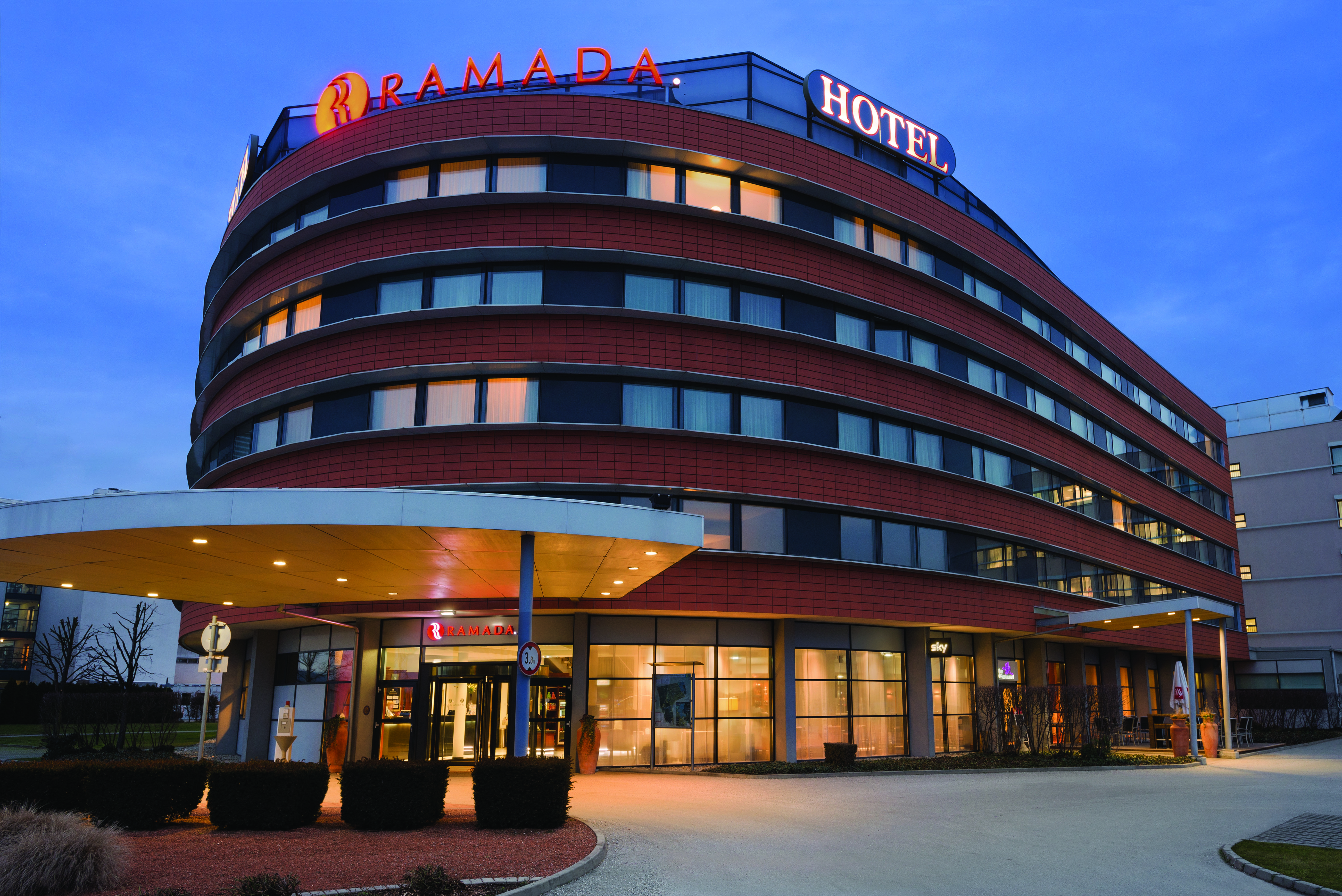 אונטרפרמסטאטן Hotel Ramada By Wyndham Graz מראה חיצוני תמונה